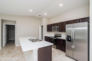 1001416.2267 Whiteside Avenue SE - Kitch