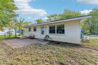 139 E Union St, Geneva, OH 44041 - photo 7