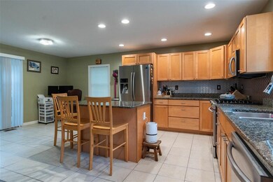 548 W Hollis St, Nashua, NH 03062 - photo 5