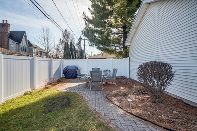 641 S Spring Rd, Elmhurst, IL 60126 - photo 5