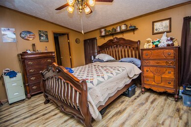 206 N 3rd St, Edwardsport, IN 47528 - photo 6