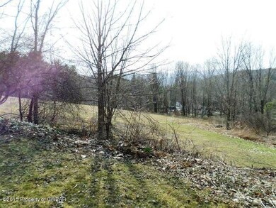 661 Ledge Hill Dr, Falls, PA 18615 - photo 5