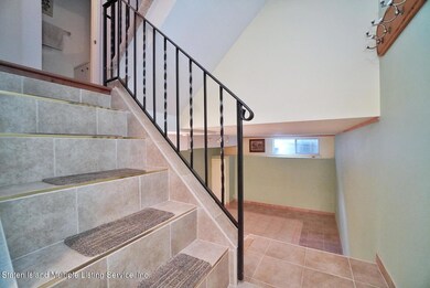 39 Linda Ln, Staten Island, NY 10312 - photo 3