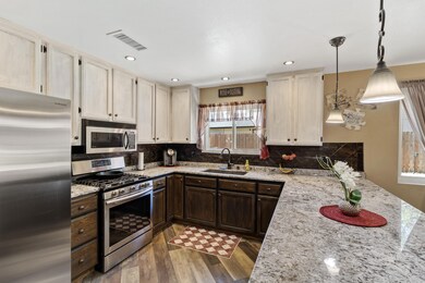 05Kitchen