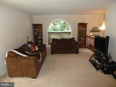 9580 Lindenbrook St, Fairfax, VA 22031 - photo 4