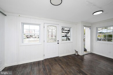 1085 Macarthur Dr, Camden, NJ 08104 - photo 5