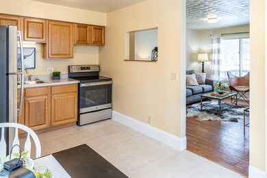 kitchento living room