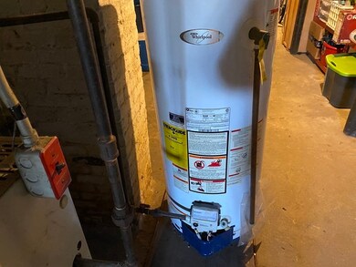 66&68 Fisher St, Lowell, MA 01850 - photo 3