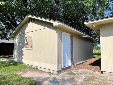 2729 S Fannin Ave, Denison, TX 75020 - photo 5