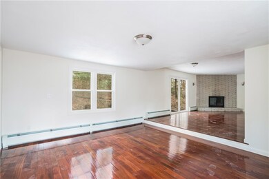 26 Robin Vale Dr, North Scituate, RI 02857 - photo 5