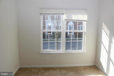 42832 Sykes Terrace, Chantilly, VA 20152 - photo 5