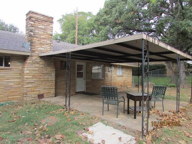 812 Vickie Dr, Azle, TX 76020 - photo 4