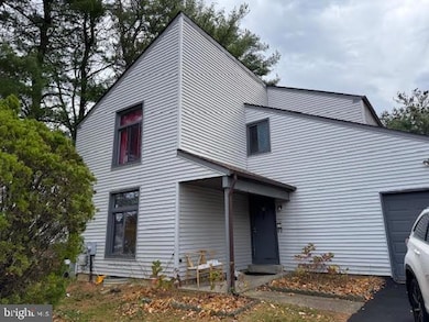 11 Robertson Rd, East Windsor, NJ 08520 - photo 2