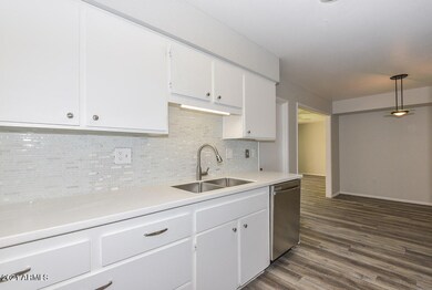 14221 N Newcastle Dr, Sun City, AZ 85351 - photo 3