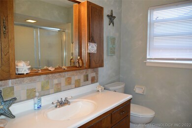110 N Elgin Ave, Sperry, OK 74073 - photo 6