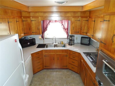 More than enough cabinets to store the chef's tool