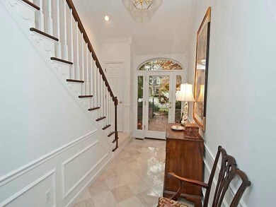 Entry/Foyer.