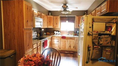 Eat-In Kitchen