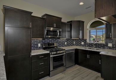 _D2X7766-Kitchen-16-