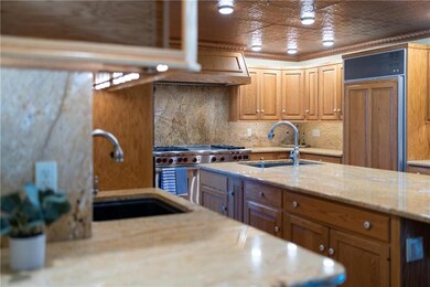 6064 Indian Creek Rd, Zionsville, PA 18092 - photo 7