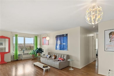 2550 Olinville Ave unit 10C, Bronx, NY 10467 - photo 5