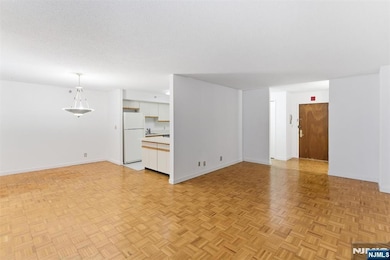 World Plaza North unit 3C, Hackensack, NJ 07601 - photo 7