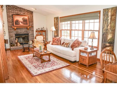 5001 Mcgowan Dr, Cedar Rapids, IA 52403 - photo 2