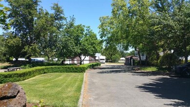 1854 Midway Ave, Grants Pass, OR 97527 - photo 3