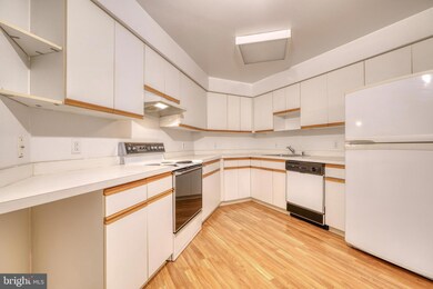 3041 Fallstaff Rd unit 103D, Baltimore, MD 21209 - photo 4