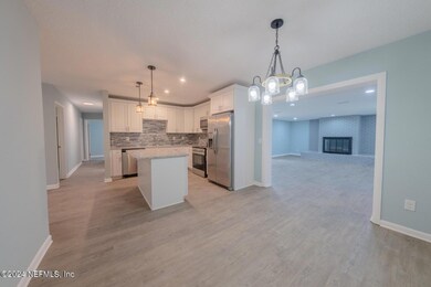 1421 Danbury Rd, Jacksonville, FL 32205 - photo 3