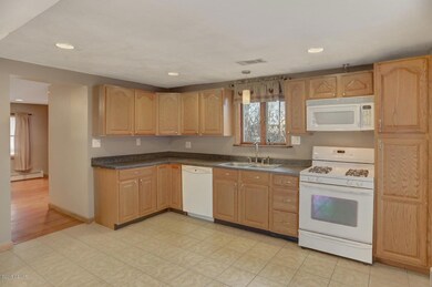 117 E Mechanic St, Muncy, PA 17756 - photo 6