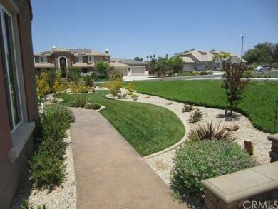 Walkway to Backyard