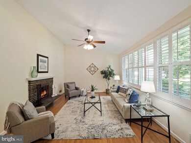 9106 Levelle Ct, Chevy Chase, MD 20815 - photo 5