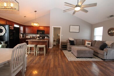 307 Crossfield Dr, Mount Washington, KY 40047 - photo 4