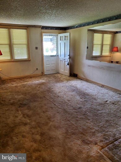 1104 Springfield Rd, Darby, PA 19023 - photo 3