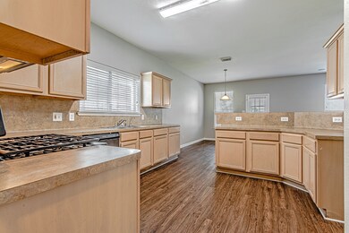 29610 Legends Pine Ln, Spring, TX 77386 - photo 2