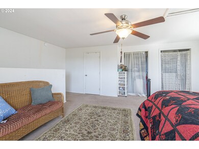 842 NE Center St, Sheridan, OR 97378 - photo 7