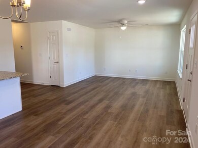 1021 Adams St, Statesville, NC 28677 - photo 5