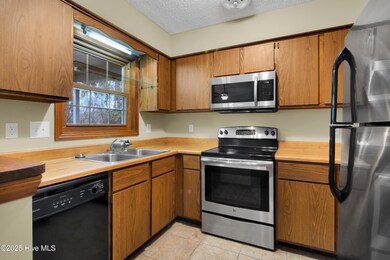 130 Highland Ct, Jacksonville, NC 28540 - photo 5