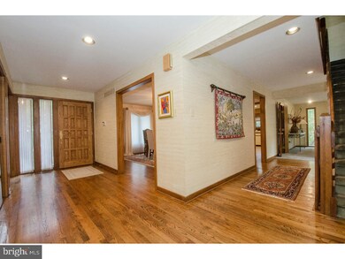 725 Cherry Cir, Wynnewood, PA 19096 - photo 2