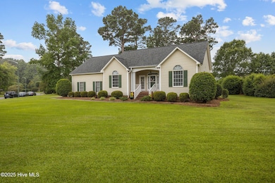 202 Nyon Court, New Bern, NC 28562
