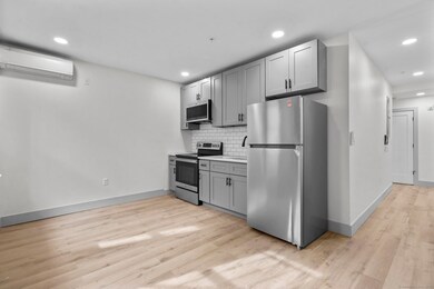 111 Bank St unit 3D, Waterbury, CT 06702 - photo 2