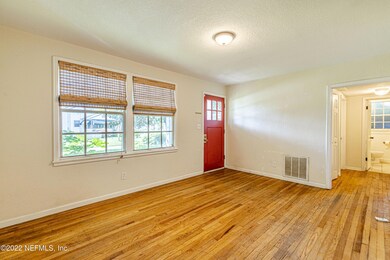 1307 Pine Grove Ct, Jacksonville, FL 32205 - photo 6