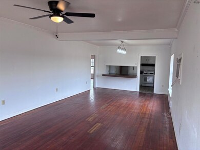 1513 P B Ln unit Front House, Wichita Falls, TX 76302 - photo 4