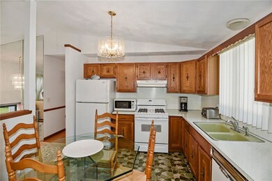 20 Selma St, Cranston, RI 02920 - photo 6