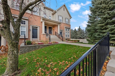 22200 Abbey Ln unit 11, Dearborn, MI 48124 - photo 2