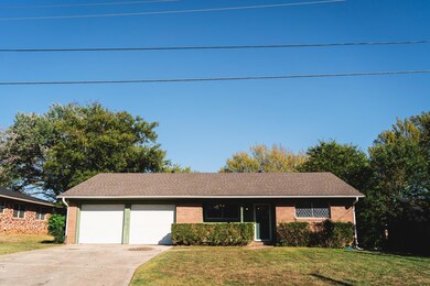 1306 Hillside Dr, Gainesville, TX 76240 - photo 3