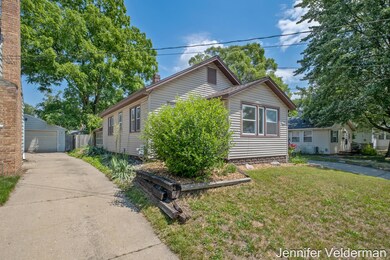 1105 Arlington St NE, Grand Rapids, MI 49505 - photo 4