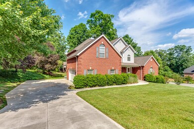 005190517-2-6528VirginiaLeeLnKnoxvilleTN