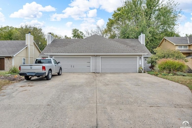 2416 Lancaster Dr, Lawrence, KS 66049 - photo 3